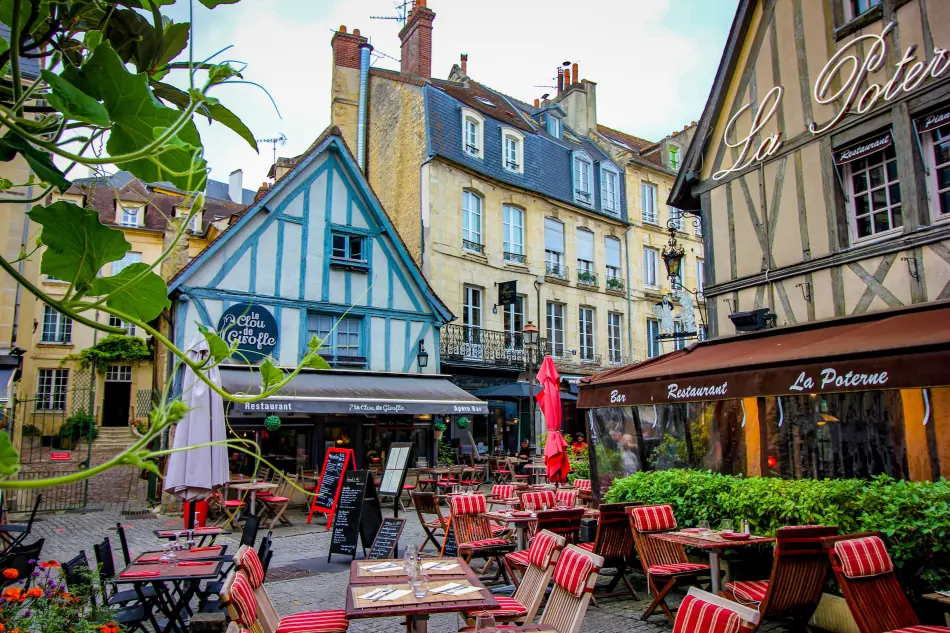 Caen, le charmant quartier du Vaugueux