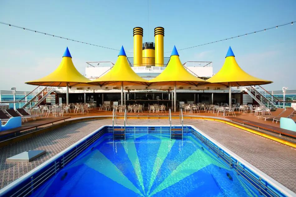 Piscine du costa luminosa